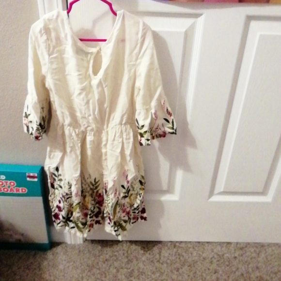 Long sleeves flower dress - Picture 2 of 2